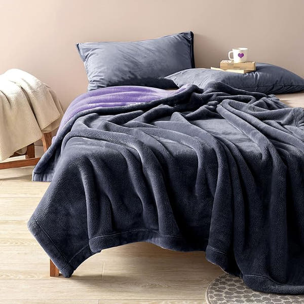 AquaGuard Comfort Blanket